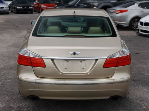 Used 2011 Hyundai Genesis 3.8 RWD image 9