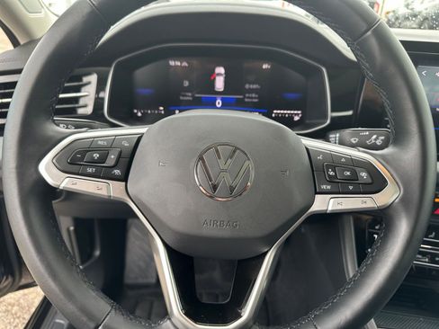 Used 2025 Volkswagen Jetta SE image 30