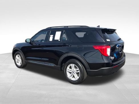 Used 2022 Ford Explorer XLT AWD/4WD image 6