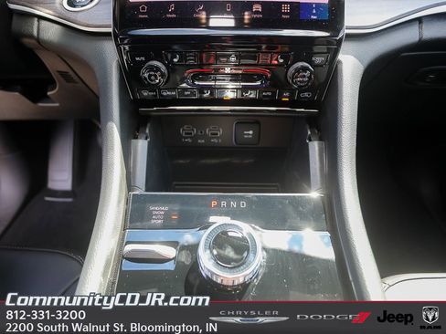 New 2025 Jeep Grand Cherokee Limited AWD/4WD image 19