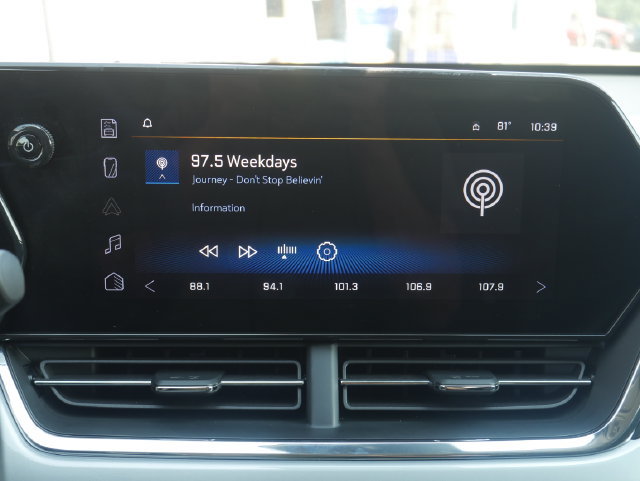 Used 2025 Chevrolet Trax LT FWD image 17