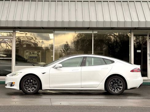 Used 2018 Tesla Model S 100D image 6