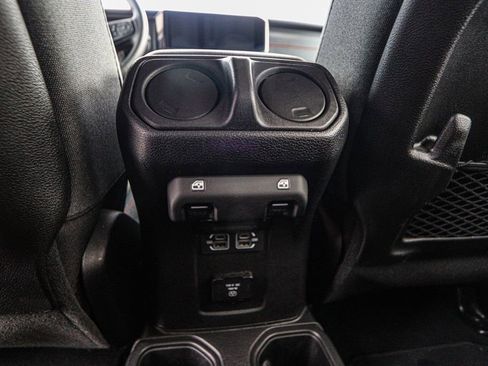 Used 2024 Jeep Wrangler Unlimited Rubicon image 48