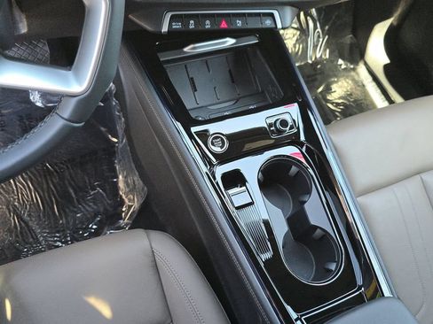 New 2026 Audi Q3 quattro 2.0T AWD/4WD image 28