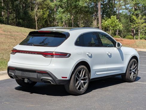 Certified 2025 Porsche Macan AWD/4WD image 30
