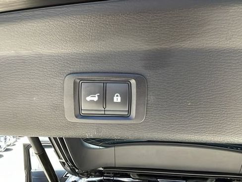 Used 2025 Mitsubishi Outlander SE AWD/4WD image 32