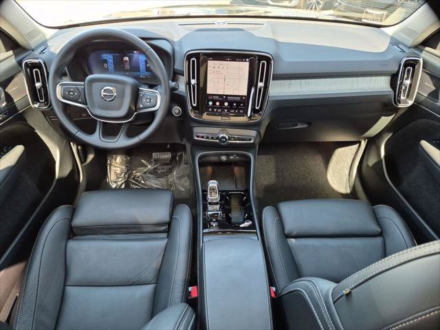 Used 2026 Volvo XC40 B5 Plus AWD/4WD image 23