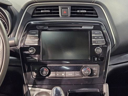 Used 2020 Nissan Maxima Platinum w/ Sport Mat Group FWD image 16