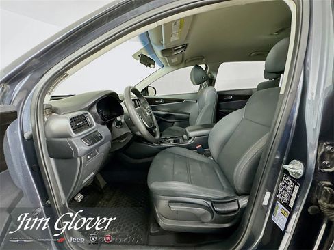 Used 2020 Kia Sorento LX image 22