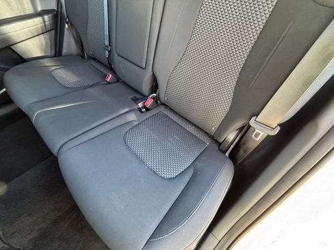 Used 2025 Kia Sportage LX image 37