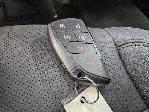 Used 2026 GMC Sierra 1500 SLT AWD/4WD image 38