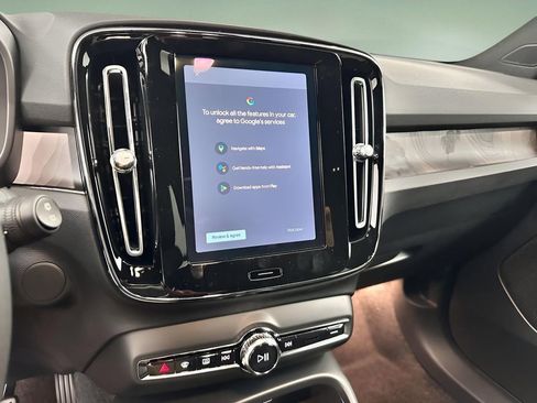 New 2024 Volvo XC40 Recharge Core w/ Protection Package Premier image 30