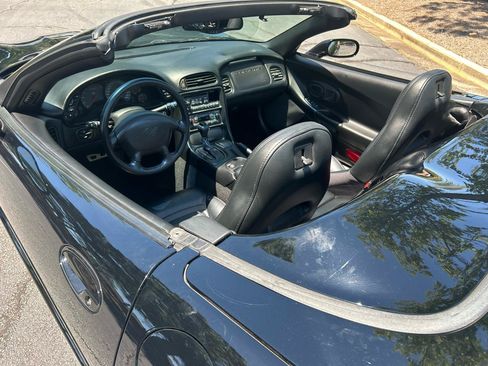 Used 2002 Chevrolet Corvette Convertible w/ Preferred Equipment Group2 RWD image 13