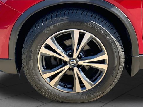 Used 2017 Nissan Rogue SL w/ SL Premium Package FWD image 10