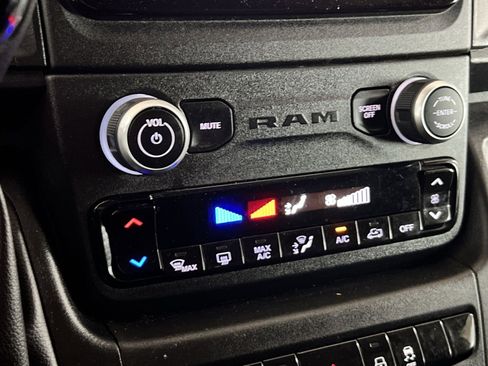 Used 2023 RAM ProMaster 3500 w/ Driver Convenience Group image 19