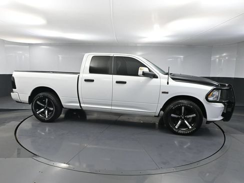 Used 2019 RAM 1500 Express w/ Express Value Package AWD/4WD image 4