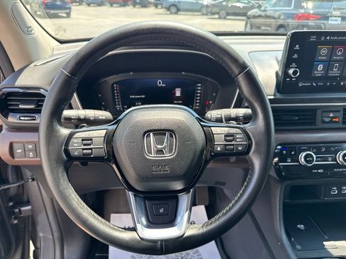Used 2025 Honda Pilot Elite image 15