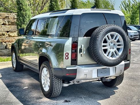 Used 2025 Land Rover Defender 110 S image 3