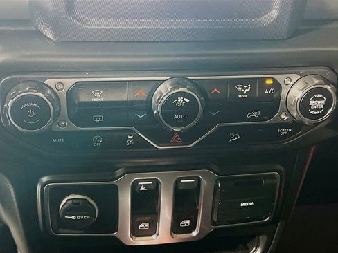 Used 2020 Jeep Wrangler Sport AWD/4WD image 15