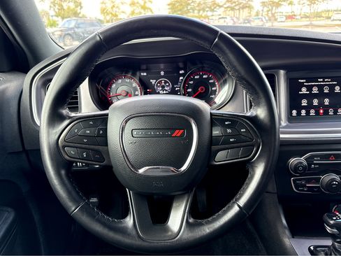 Used 2021 Dodge Charger SXT w/ Blacktop Package image 9