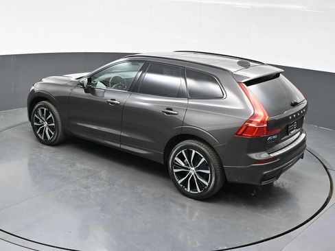 Used 2024 Volvo XC60 B5 Plus w/ Protection Package Premier AWD/4WD image 39