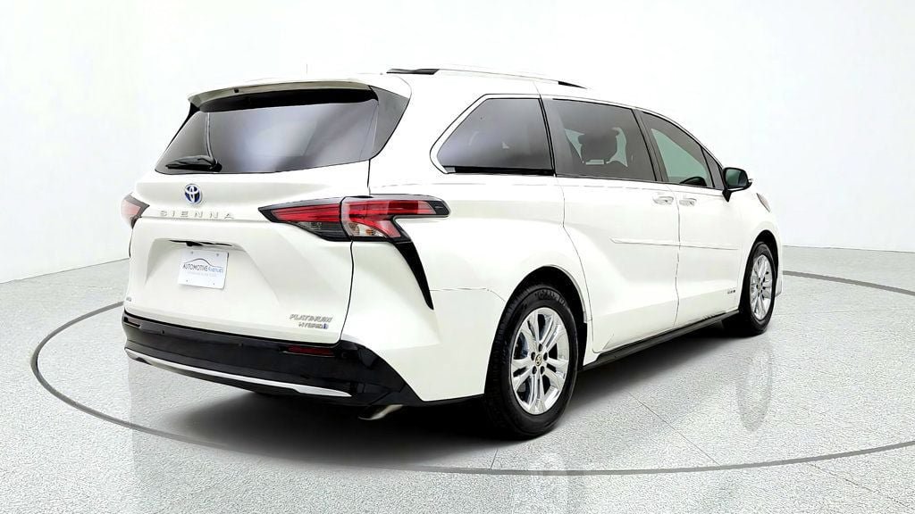 Used 2021 Toyota Sienna Platinum AWD/4WD image 5