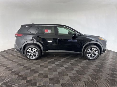 Certified 2021 Nissan Rogue SV image 4