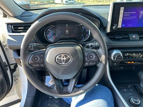 Certified 2025 Toyota RAV4 XLE AWD/4WD image 41