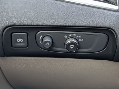 Used 2020 Buick Enclave Premium w/ Sun and Sites Package FWD image 25