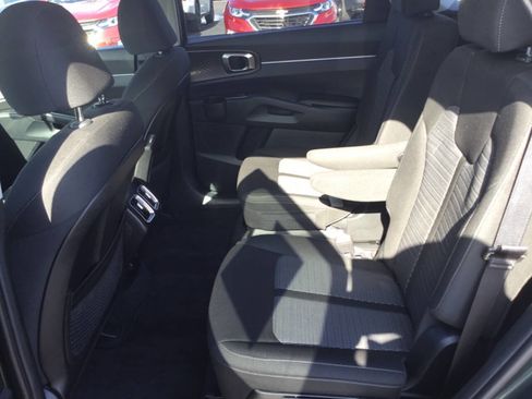 Used 2023 Kia Sorento LX image 11