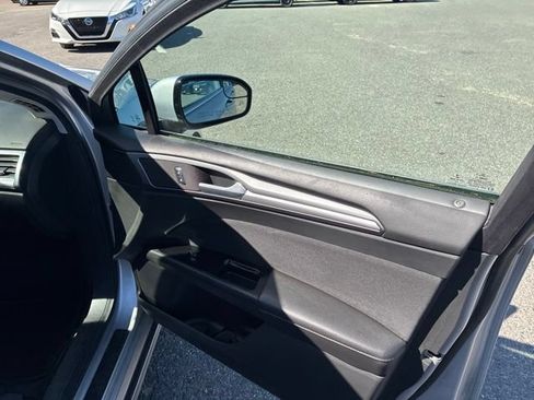 Used 2015 Ford Fusion SE FWD image 7