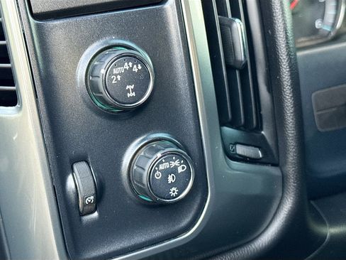 Used 2018 Chevrolet Silverado 1500 LT w/ LT Eassist Package image 10