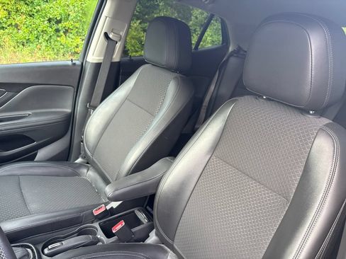 Used 2022 Buick Encore Preferred w/ Safety Package AWD/4WD image 10