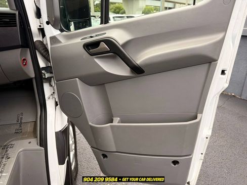 Used 2017 Mercedes-Benz Sprinter 2500 image 26