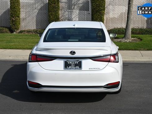 Used 2025 Lexus ES 300h 300h image 5
