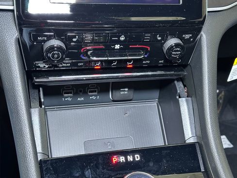 New 2025 Jeep Grand Cherokee Laredo image 31