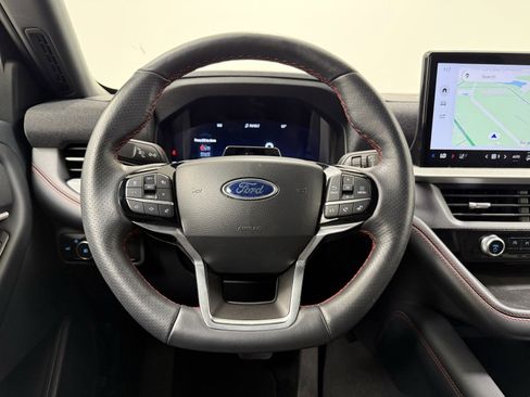 Used 2025 Ford Explorer ST-Line w/ ST-Line Street Pack image 21