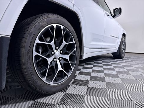 Used 2022 Jeep Grand Cherokee Summit image 15