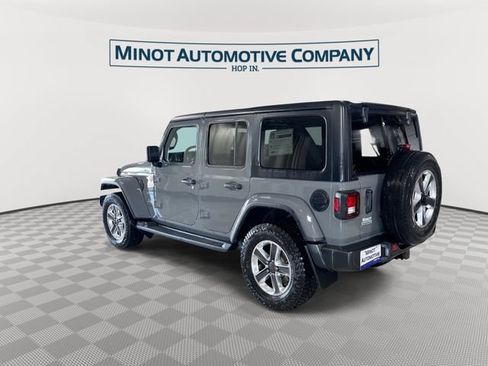 Used 2023 Jeep Wrangler Unlimited Sahara w/ Dual Top Group AWD/4WD image 7