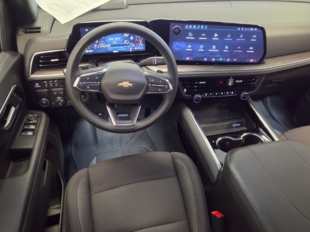 Used 2026 Chevrolet Suburban LS RWD image 13