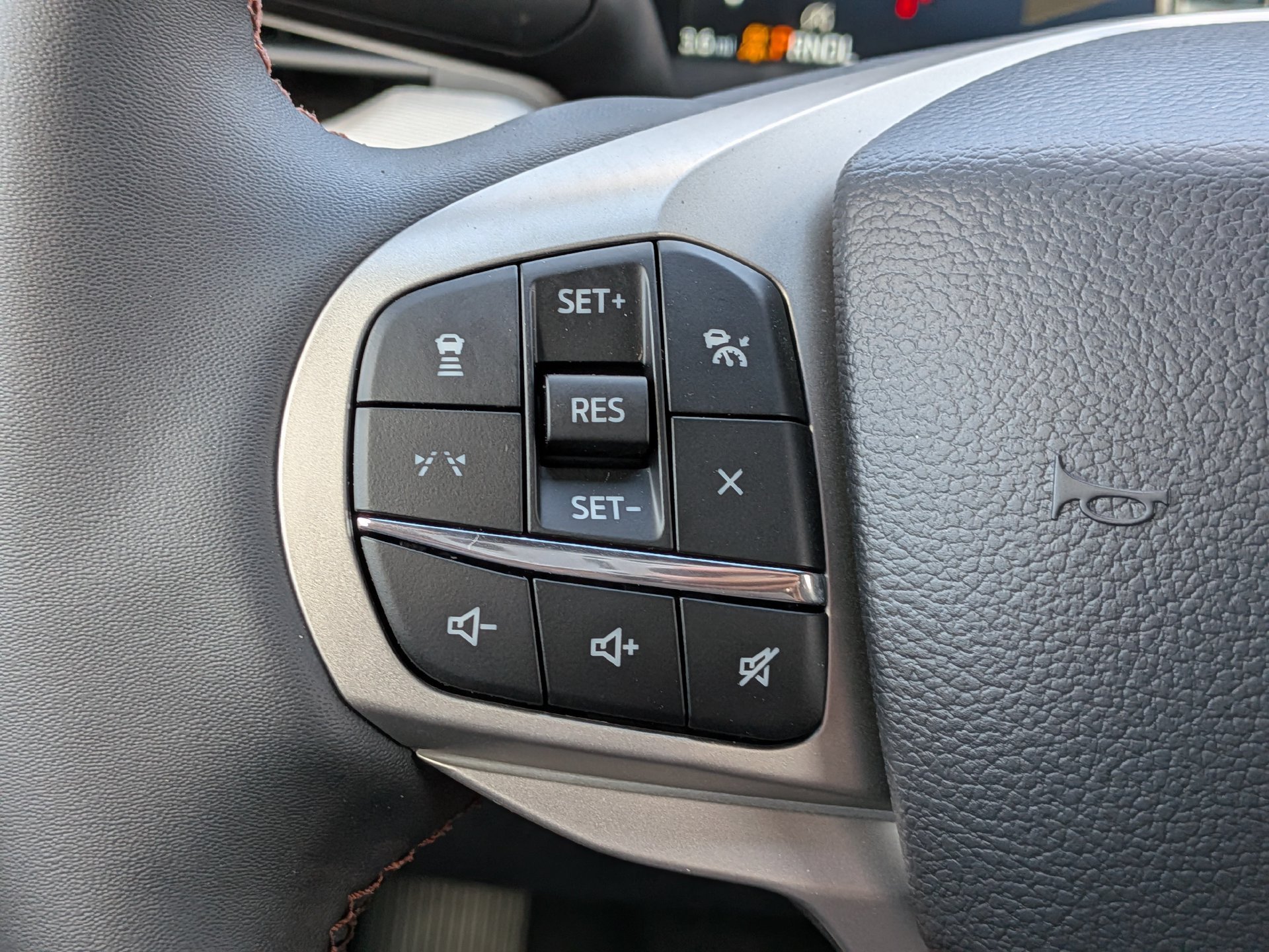 New 2027 Ford Explorer Active RWD image 25