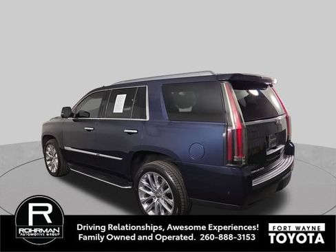 Used 2019 Cadillac Escalade Luxury AWD/4WD image 11
