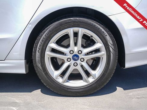 Used 2018 Ford Fusion SE w/ Fusion SE Technology Package FWD image 11