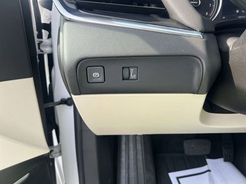 Used 2023 Buick Enclave Essence w/ Experience Buick Package image 23