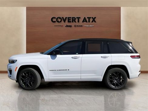 New 2025 Jeep Grand Cherokee Summit image 2