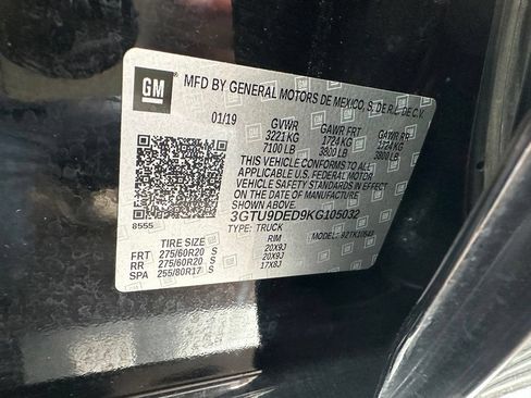 Used 2019 GMC Sierra 1500 SLT w/ SLT Premium Plus Package AWD/4WD image 9
