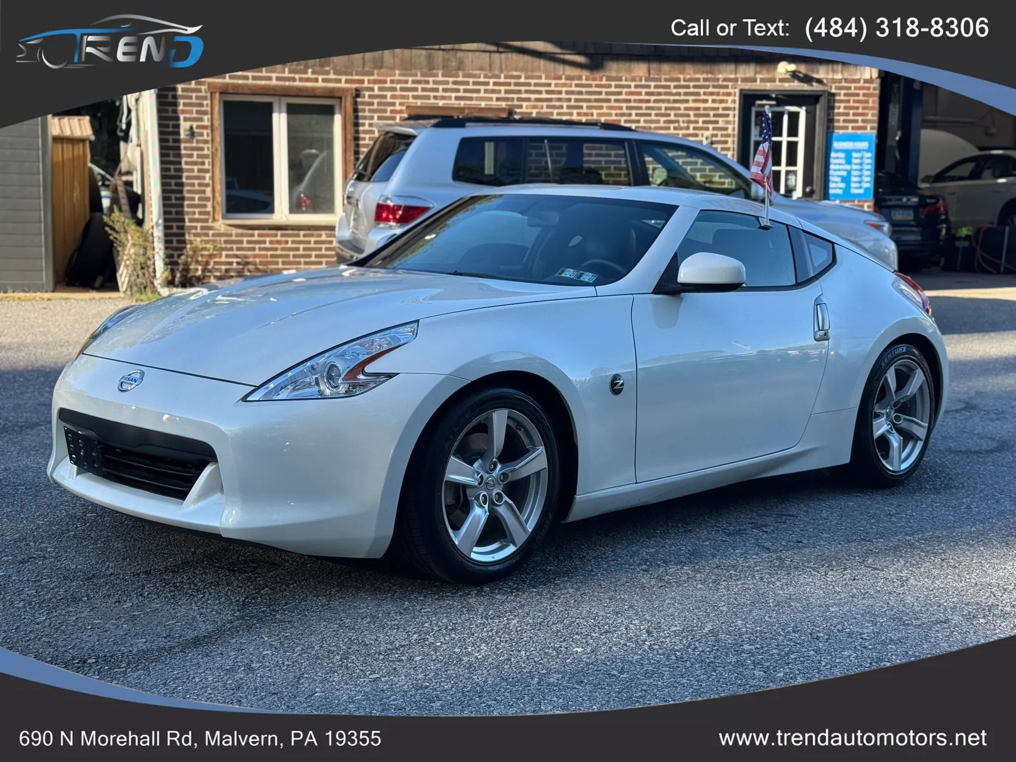 Used 2011 Nissan 370Z Coupe RWD image 1