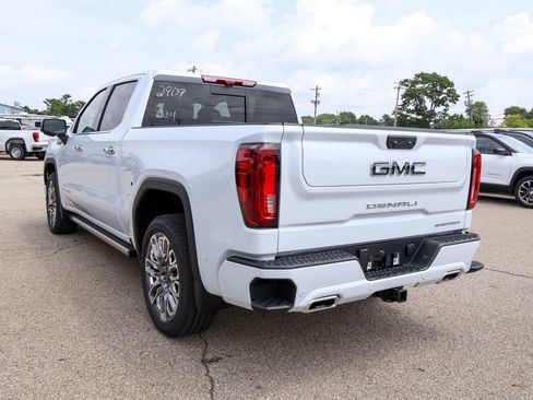 New 2026 GMC Sierra 1500 Denali Ultimate w/ LPO, Black Badging Package AWD/4WD image 31