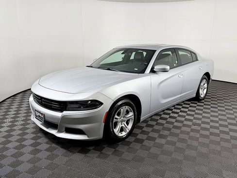 Used 2019 Dodge Charger SXT w/ Leather Interior Group image 53