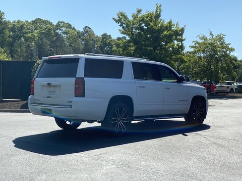 Used 2017 Chevrolet Suburban Premier image 3